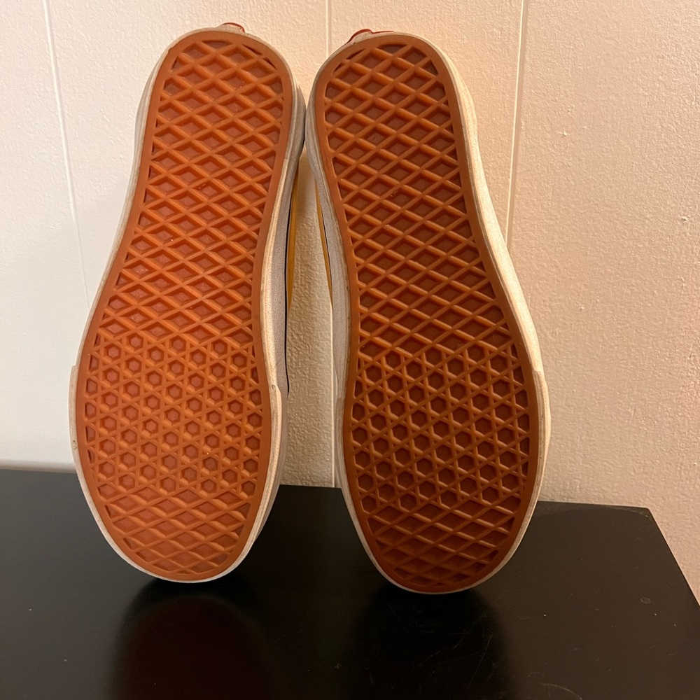 Old School Yellow Vans Sneakers - Picture 4 of 4